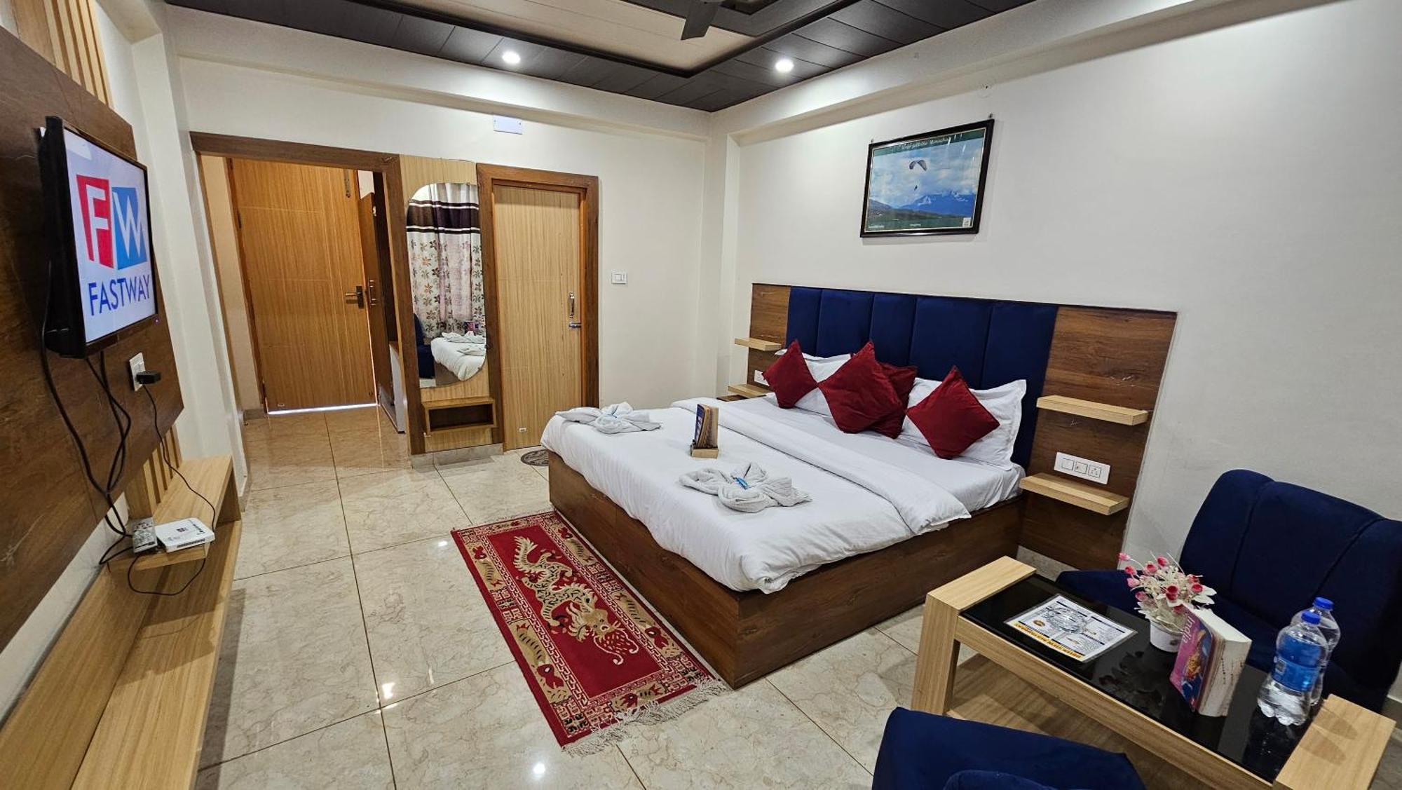 מקלוד גאנג' Green View Hotel And Restaurant מראה חיצוני תמונה