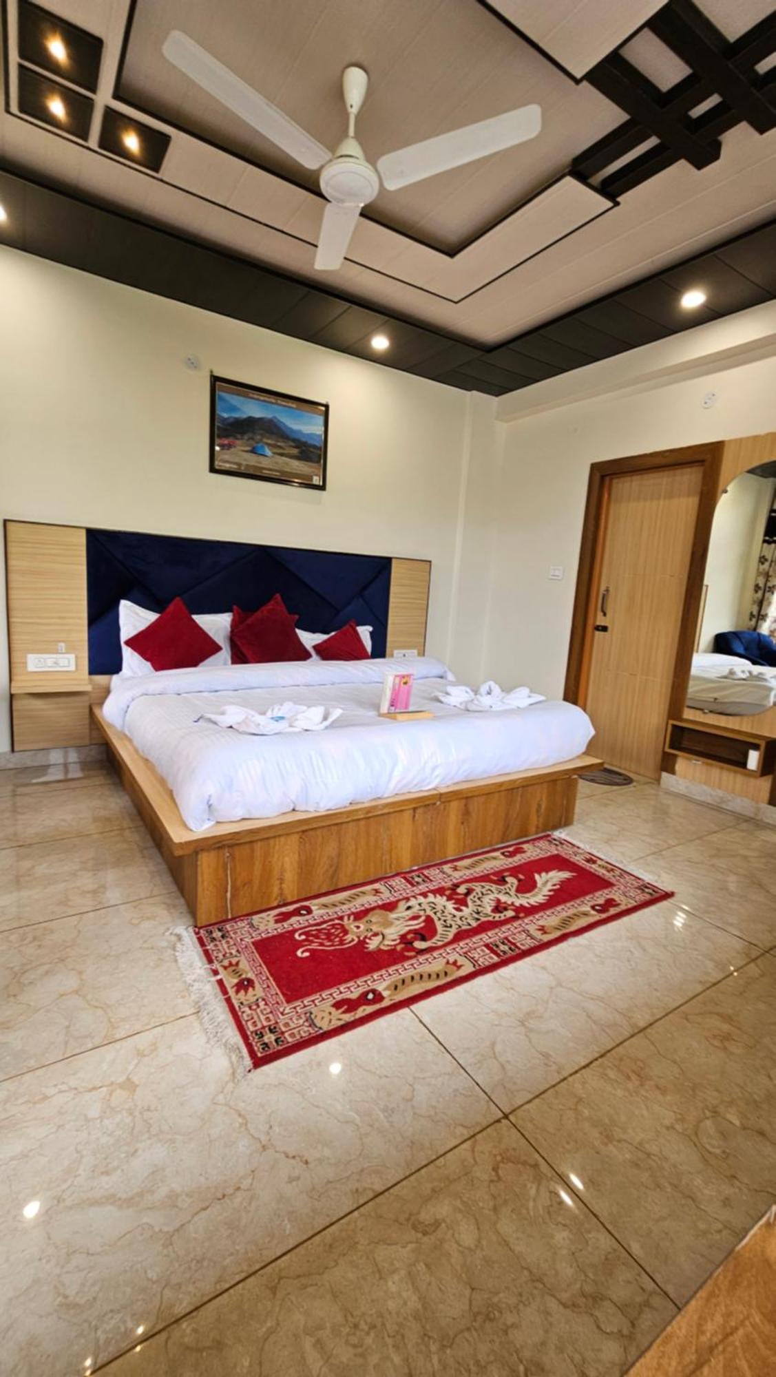 מקלוד גאנג' Green View Hotel And Restaurant מראה חיצוני תמונה